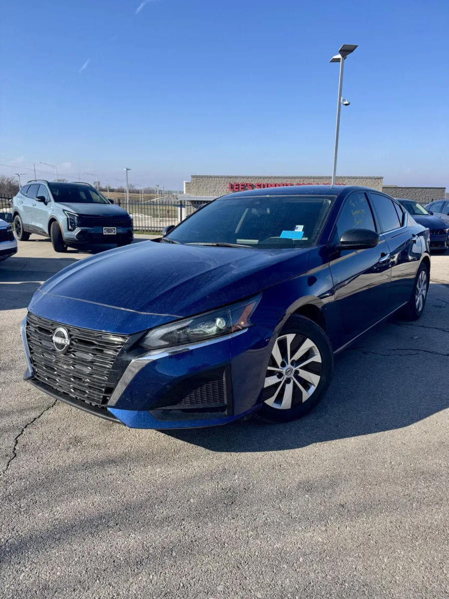 Blue 2024 Nissan Altima 2.5 S for sale in Lee's Summit, MO