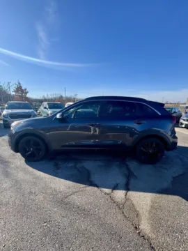 Photos of 2018 Kia Niro EX for sale in Lee's Summit, MO at Cable Dahmer Kia of Lee's Summit