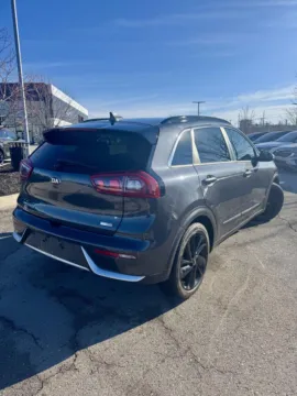 More photos of 2018 Kia Niro EX at Cable Dahmer Kia of Lee's Summit, MO