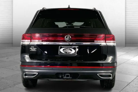 Another view of 2024 Volkswagen Atlas 2.0T SE w/Technology for sale in Lee's Summit, MO at Cable Dahmer Kia of Lee's Summit