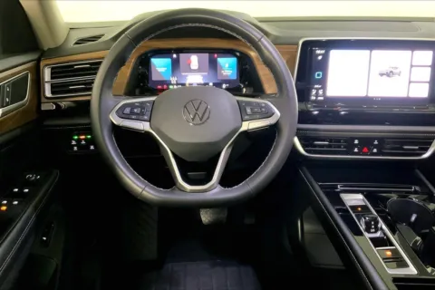 More photos of 2024 Volkswagen Atlas 2.0T SE w/Technology at Cable Dahmer Kia of Lee's Summit, MO