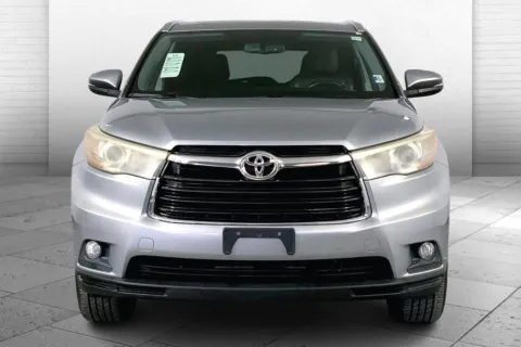 Photos of 2015 Toyota Highlander XLE for sale in Lee's Summit, MO at Cable Dahmer Kia of Lee's Summit