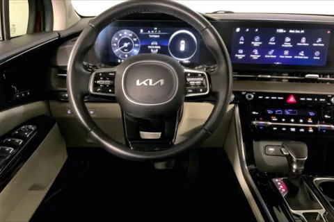 More photos of 2023 Kia Carnival SX at Cable Dahmer Kia of Lee's Summit, MO
