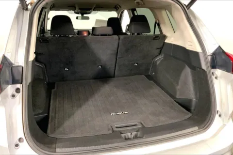 More photos of 2025 Nissan Rogue SV at Cable Dahmer Kia of Lee's Summit, MO