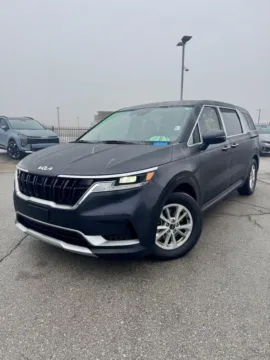 Gray 2023 Kia Carnival LX for sale in Lee's Summit, MO