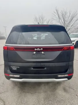 More photos of 2023 Kia Carnival LX at Cable Dahmer Kia of Lee's Summit, MO
