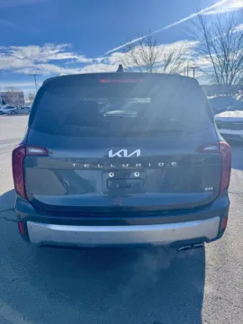 More photos of 2023 Kia Telluride S at Cable Dahmer Kia of Lee's Summit, MO