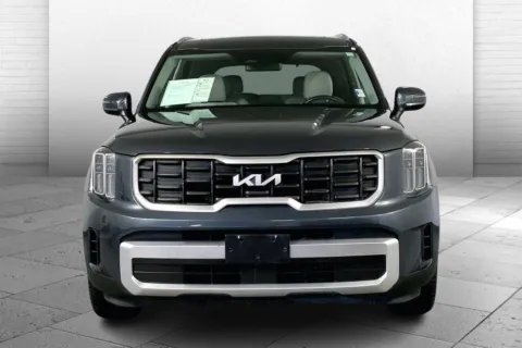 Photos of 2023 Kia Telluride S for sale in Lee's Summit, MO at Cable Dahmer Kia of Lee's Summit