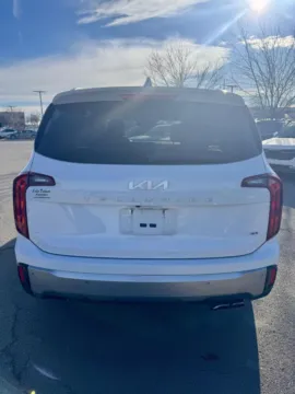 More photos of 2023 Kia Telluride S at Cable Dahmer Kia of Lee's Summit, MO