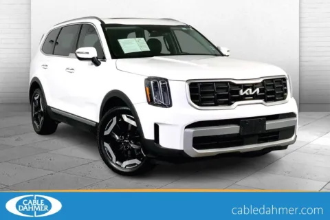 White 2023 Kia Telluride S for sale in Lee's Summit, MO