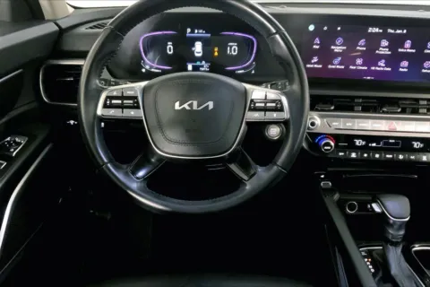 More photos of 2023 Kia Telluride S at Cable Dahmer Kia of Lee's Summit, MO