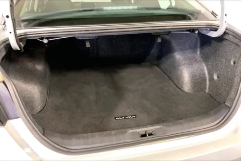 More photos of 2024 Nissan Altima 2.5 SV at Cable Dahmer Kia of Lee's Summit, MO