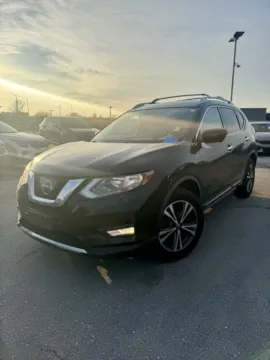 Black 2017 Nissan Rogue SL for sale in Lee's Summit, MO