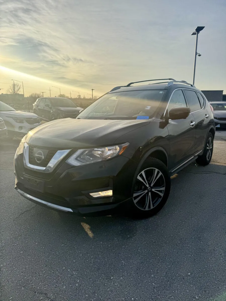 Black 2017 Nissan Rogue SL for sale in Lee's Summit, MO