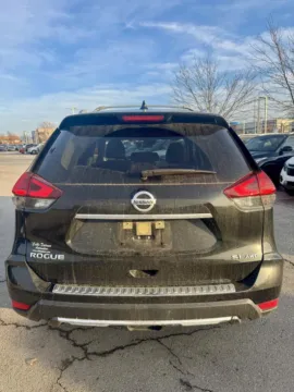 More photos of 2017 Nissan Rogue SL at Cable Dahmer Kia of Lee's Summit, MO