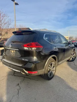 More photos of 2017 Nissan Rogue SL at Cable Dahmer Kia of Lee's Summit, MO