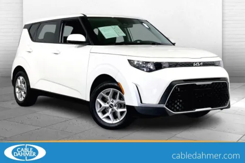White 2024 Kia Soul LX for sale in Lee's Summit, MO