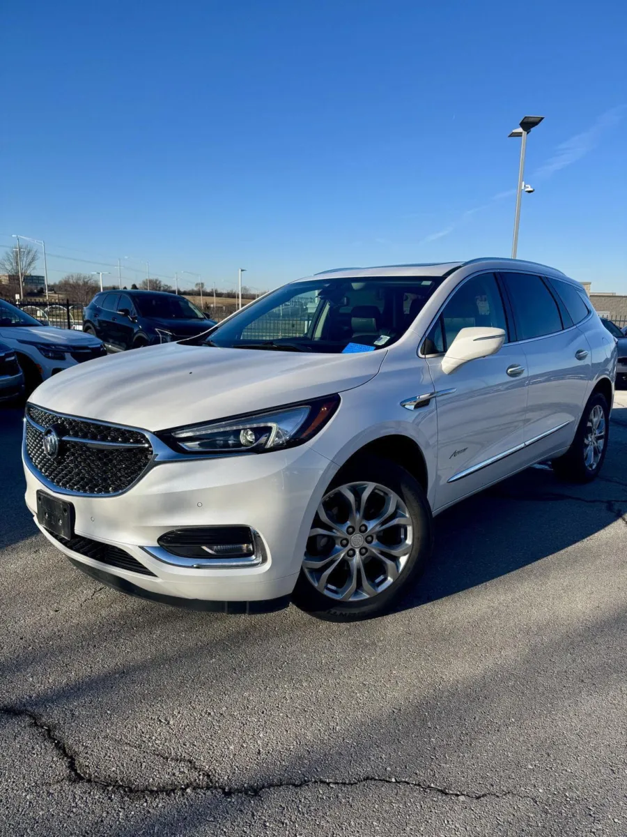 White 2020 Buick Enclave Avenir for sale in Lee's Summit, MO