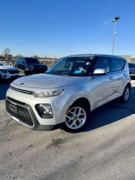 Silver 2021 Kia Soul S for sale in Lee's Summit, MO