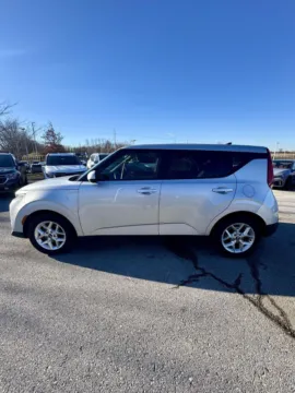 Photos of 2021 Kia Soul S for sale in Lee's Summit, MO at Cable Dahmer Kia of Lee's Summit