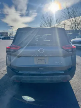 More photos of 2021 Nissan Rogue SV at Cable Dahmer Kia of Lee's Summit, MO