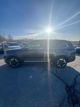 Photos of 2023 Kia Telluride S for sale in Lee's Summit, MO at Cable Dahmer Kia of Lee's Summit