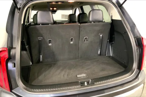 More photos of 2023 Kia Telluride S at Cable Dahmer Kia of Lee's Summit, MO