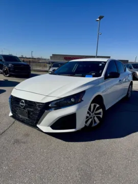 White 2024 Nissan Altima 2.5 S for sale in Lee's Summit, MO