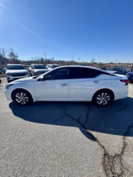 Photos of 2024 Nissan Altima 2.5 S for sale in Lee's Summit, MO at Cable Dahmer Kia of Lee's Summit