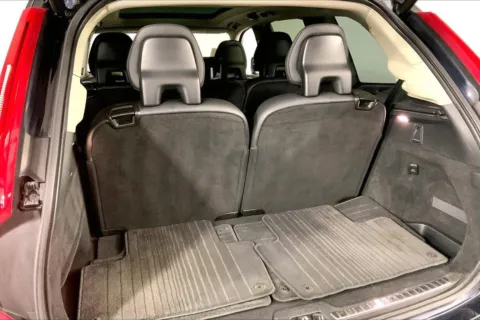 More photos of 2016 Volvo XC90 T6 Momentum at Cable Dahmer Kia of Lee's Summit, MO