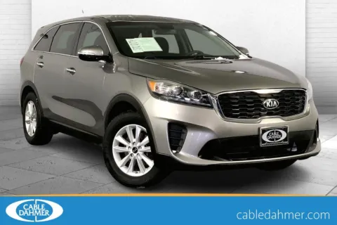 Silver 2019 Kia Sorento LX for sale in Lee's Summit, MO