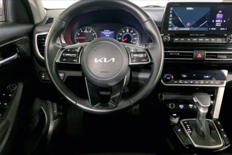 More photos of 2023 Kia Seltos EX at Cable Dahmer Kia of Lee's Summit, MO