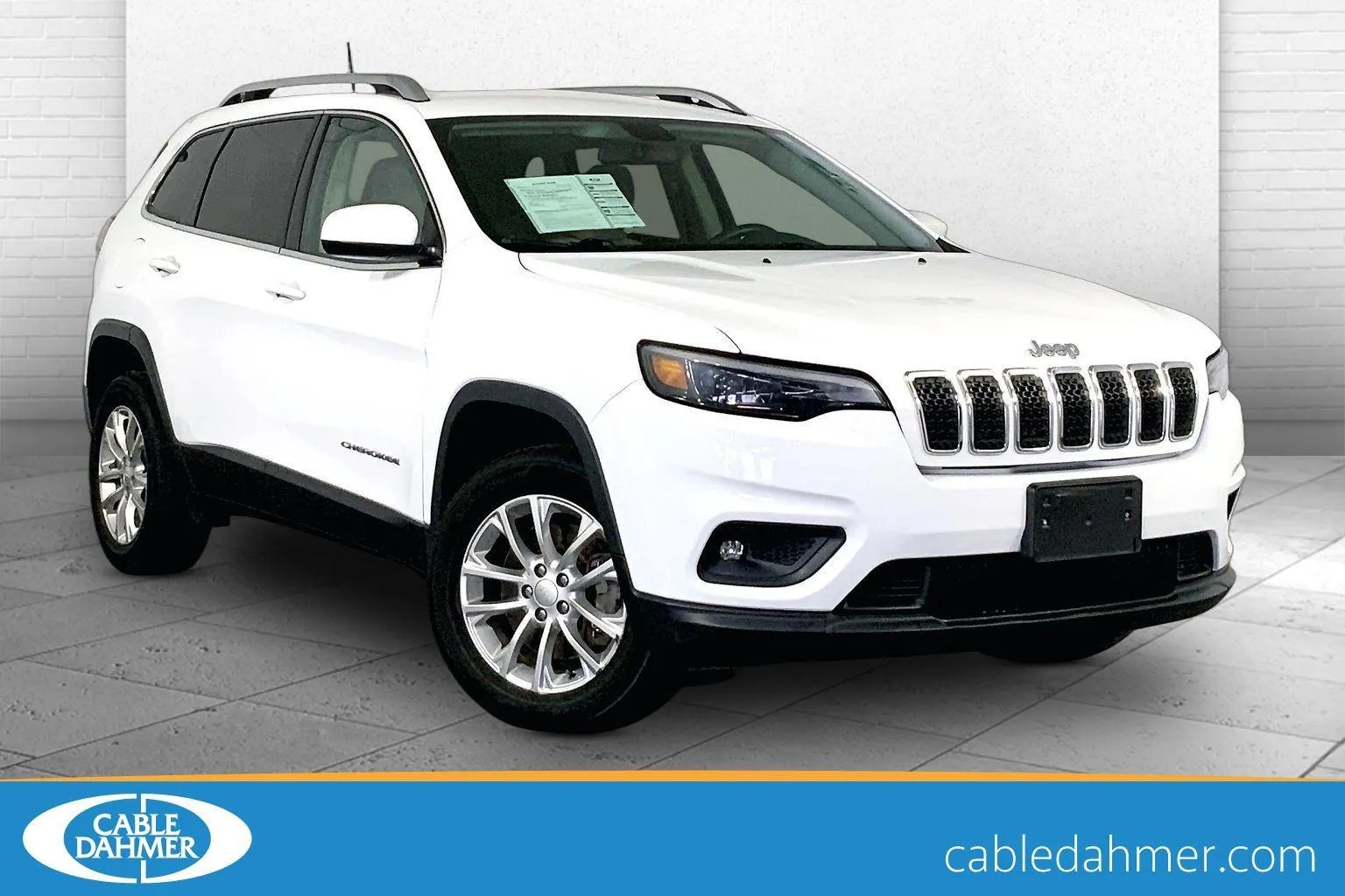 White 2019 Jeep Cherokee Latitude for sale in Lee's Summit, MO