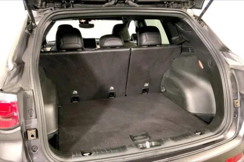 More photos of 2024 Jeep Compass Limited at Cable Dahmer Kia of Lee's Summit, MO