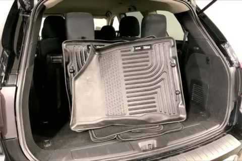 More photos of 2020 Nissan Pathfinder S at Cable Dahmer Kia of Lee's Summit, MO