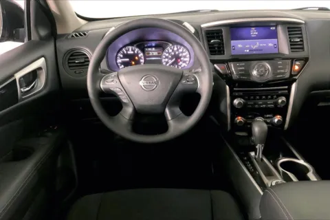 More photos of 2020 Nissan Pathfinder S at Cable Dahmer Kia of Lee's Summit, MO