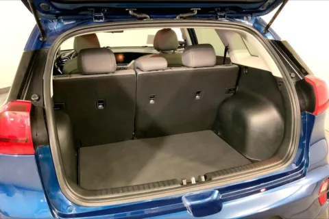 More photos of 2020 Kia Niro LX at Cable Dahmer Kia of Lee's Summit, MO