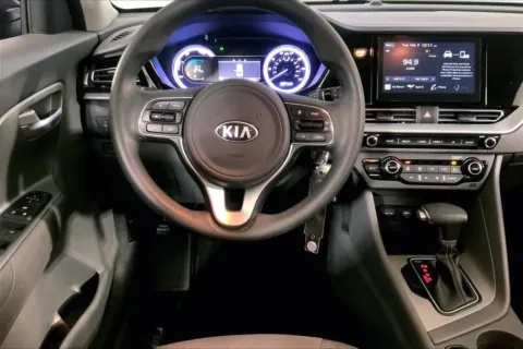 More photos of 2020 Kia Niro LX at Cable Dahmer Kia of Lee's Summit, MO
