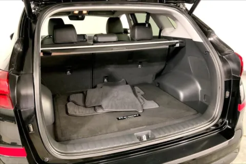 More photos of 2021 Hyundai Tucson Limited at Cable Dahmer Kia of Lee's Summit, MO