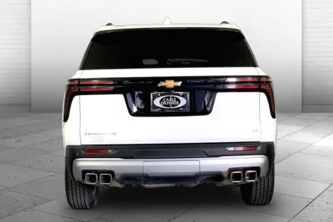 Another view of 2024 CHEVROLET TRAVERSE FWD LT for sale in Lee's Summit, MO at Cable Dahmer Kia of Lee's Summit