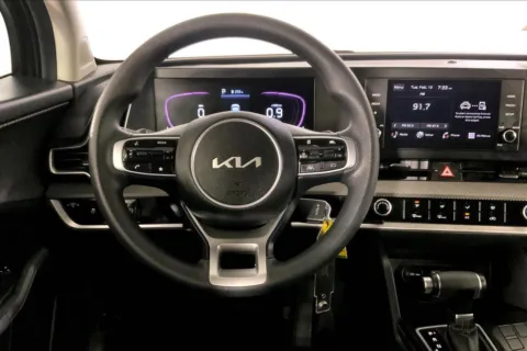 More photos of 2024 Kia SPORTAGE LX at Cable Dahmer Kia of Lee's Summit, MO