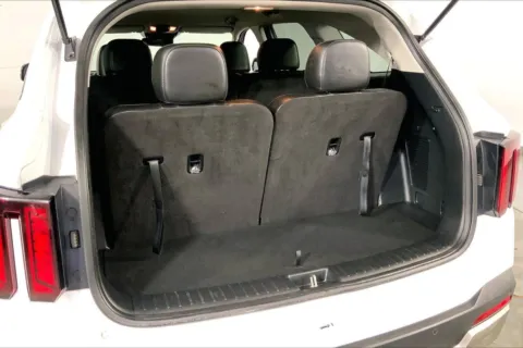 More photos of 2024 Kia Sorento S at Cable Dahmer Kia of Lee's Summit, MO