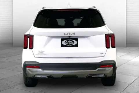 Another view of 2024 Kia Sorento S for sale in Lee's Summit, MO at Cable Dahmer Kia of Lee's Summit