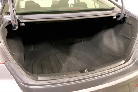 More photos of 2018 Hyundai Elantra Value Edition at Cable Dahmer Kia of Lee's Summit, MO