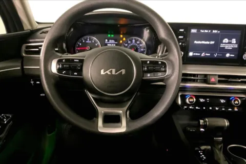 More photos of 2022 Kia K5 LXS at Cable Dahmer Kia of Lee's Summit, MO