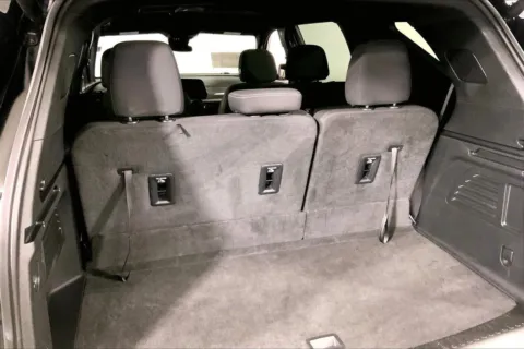 More photos of 2024 Chevrolet Traverse FWD LT at Cable Dahmer Kia of Lee's Summit, MO