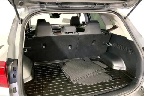 More photos of 2023 Kia Seltos LX at Cable Dahmer Kia of Lee's Summit, MO