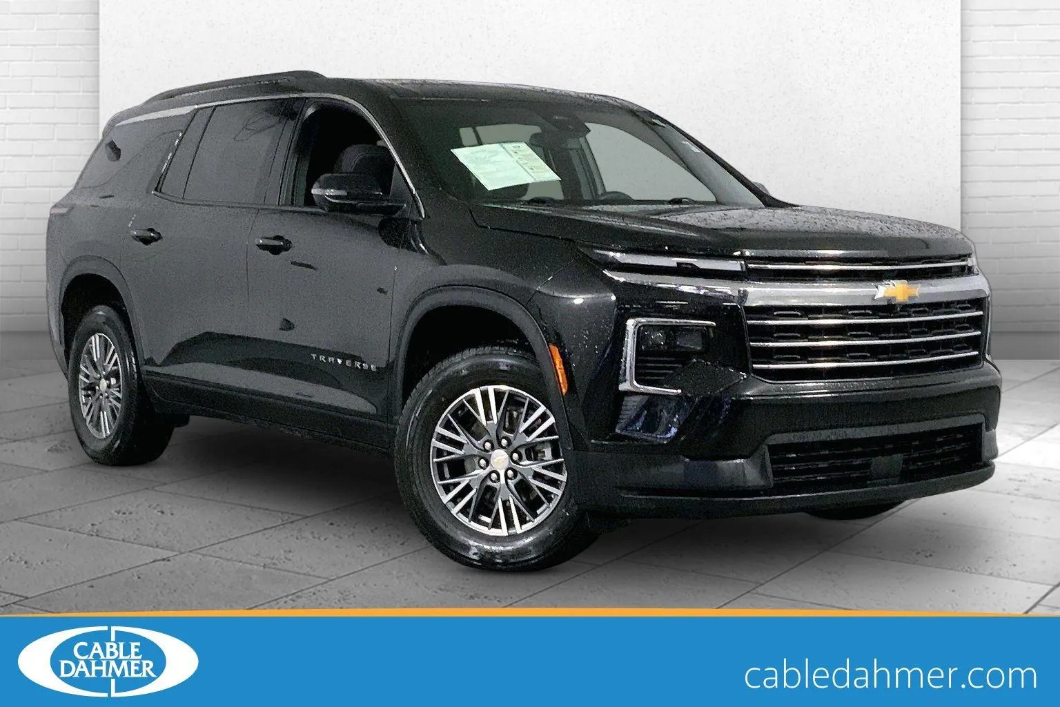 Black 2024 Chevrolet Traverse FWD LT for sale in Lee's Summit, MO