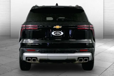Another view of 2024 Chevrolet Traverse FWD LT for sale in Lee's Summit, MO at Cable Dahmer Kia of Lee's Summit