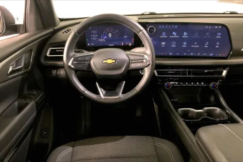 More photos of 2024 Chevrolet Traverse FWD LT at Cable Dahmer Kia of Lee's Summit, MO